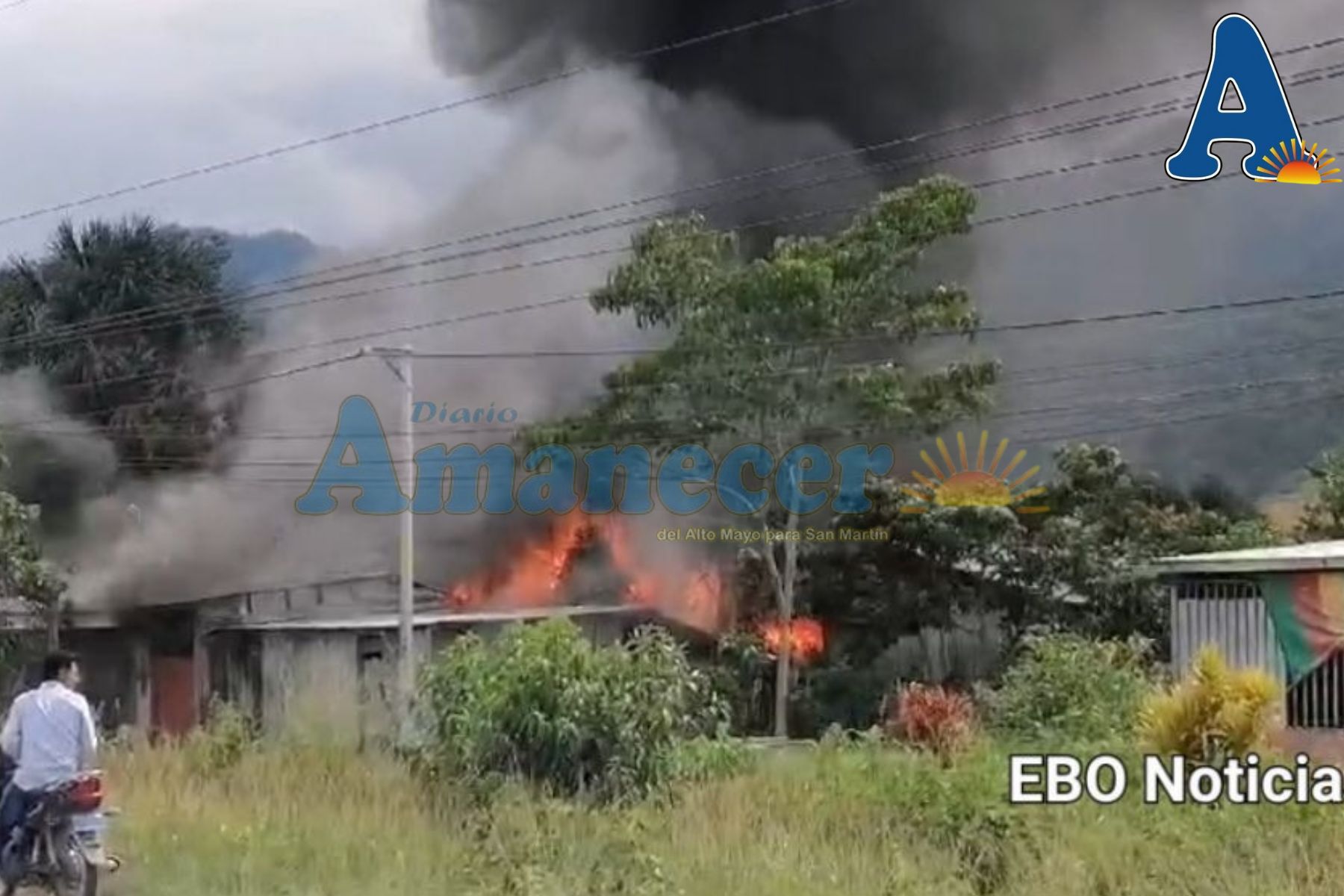 DANTESCO INCENDIO REDUCE A CENIZAS VARIAS VIVIENDAS