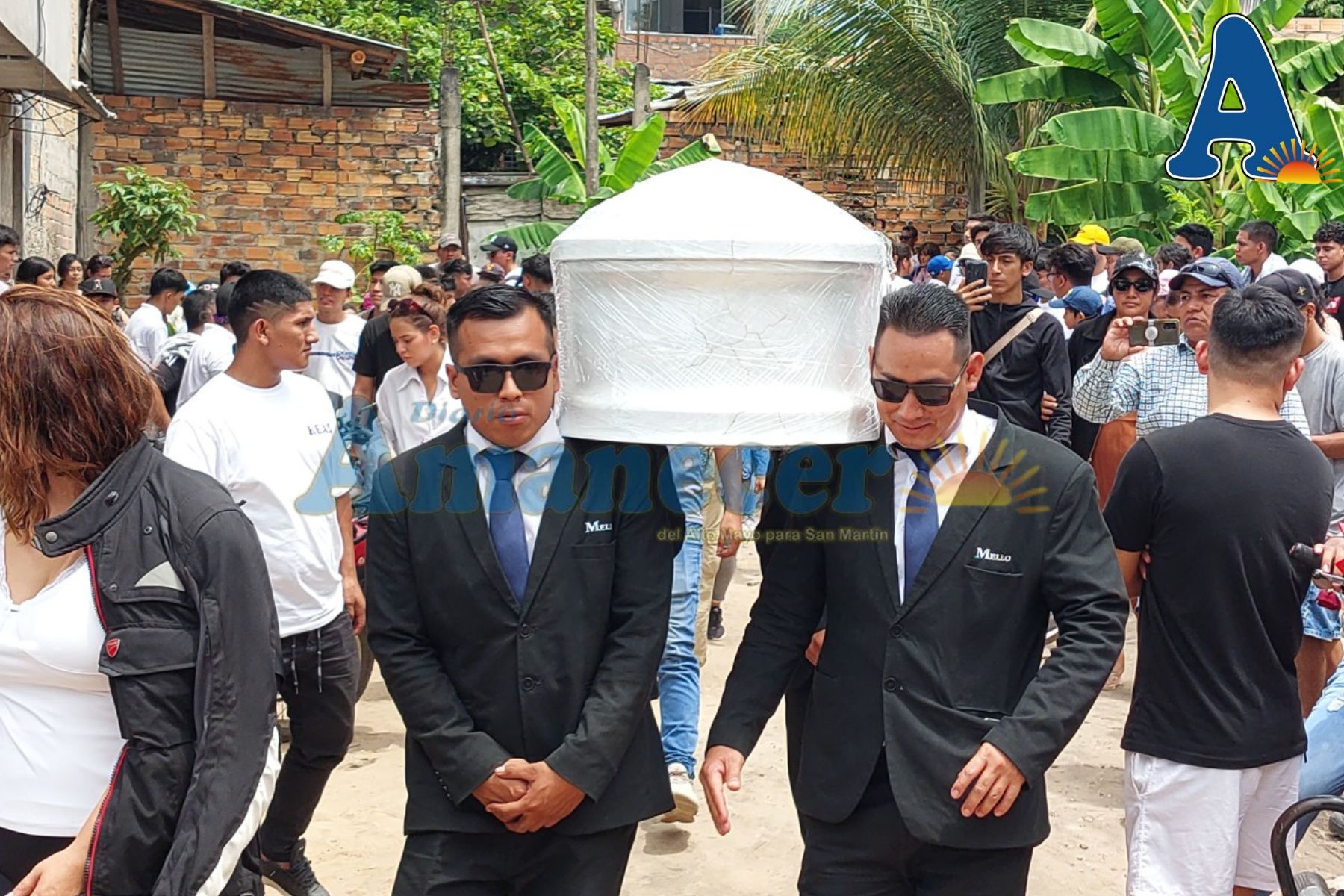 RINDEN HOMENAJE PÓSTUMO A LOS RESTOS DE JHONATAN JESÚS