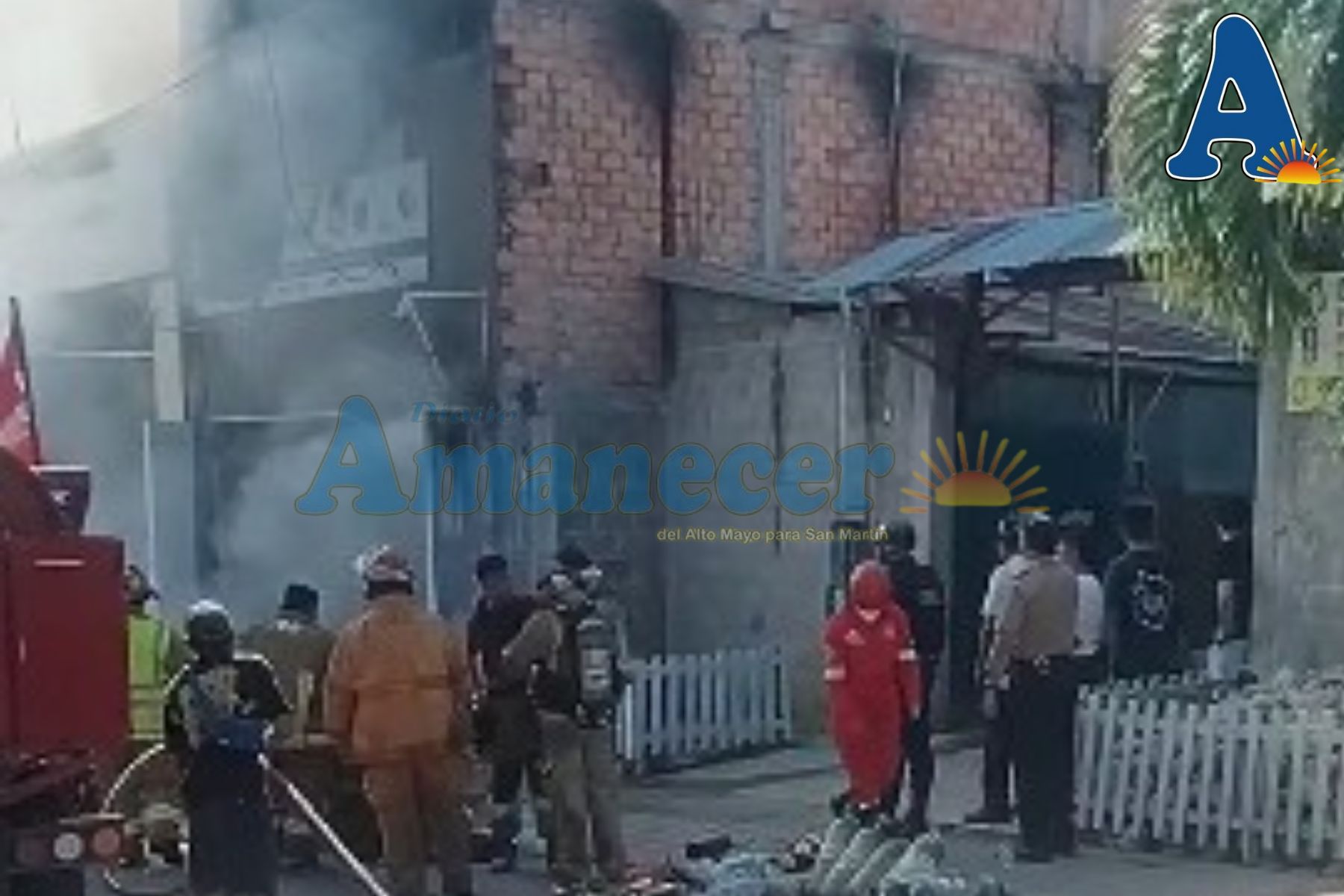 INCENDIO DESTRUYE TIENDA DE ACCESORIOS ELÉCTRICOS